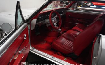 Chevrolet-Chevelle-1966-Titanium-Silver-Red