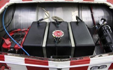 Chevrolet-Chevelle-1966-White-Black-38