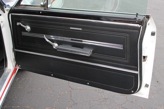 Chevrolet-Chevelle-1966-White-Black-4