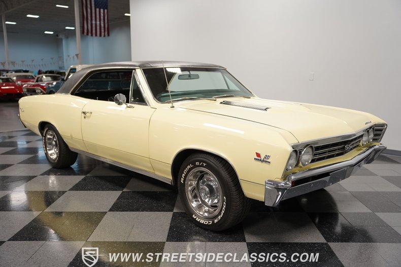 Chevrolet-Chevelle-1967-Butternut-Yellow-Black-17