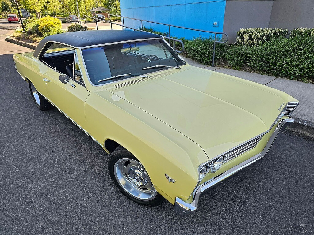 Chevrolet-Chevelle-1967-Sedan-2