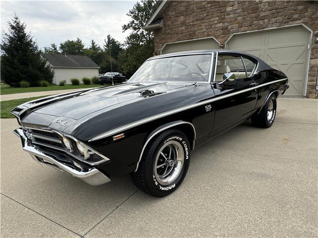 Chevrolet-Chevelle-1969-2-Door-Coupe-13
