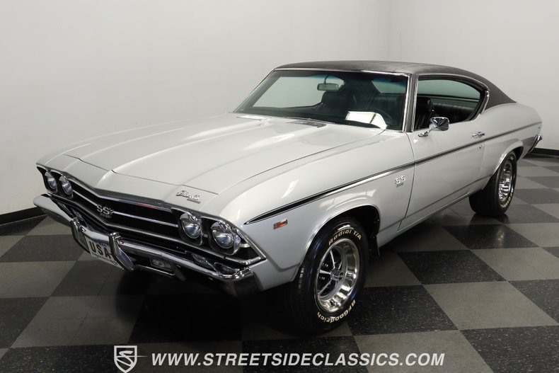 Chevrolet-Chevelle-1969-Cortez-Silver-Black-22