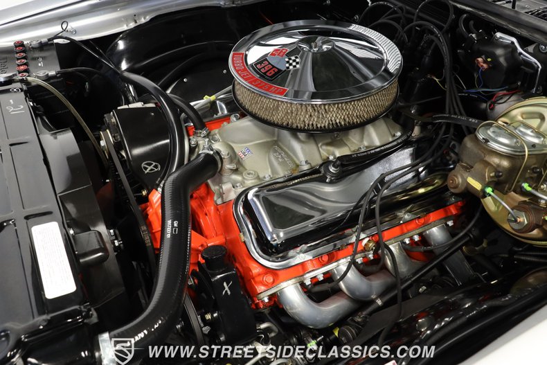 Chevrolet-Chevelle-1969-Cortez-Silver-Black-32