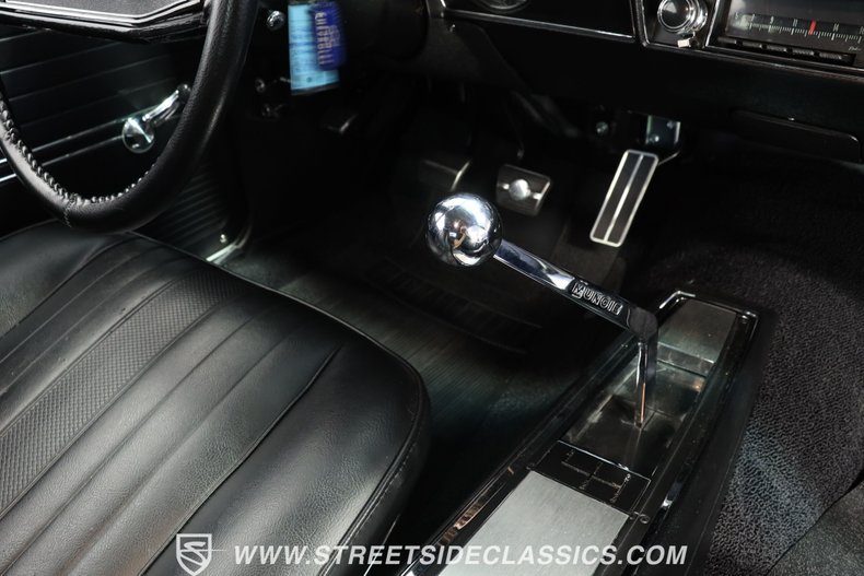 Chevrolet-Chevelle-1969-Cortez-Silver-Black-40