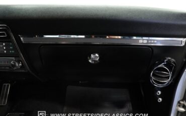 Chevrolet-Chevelle-1969-Cortez-Silver-Black-46
