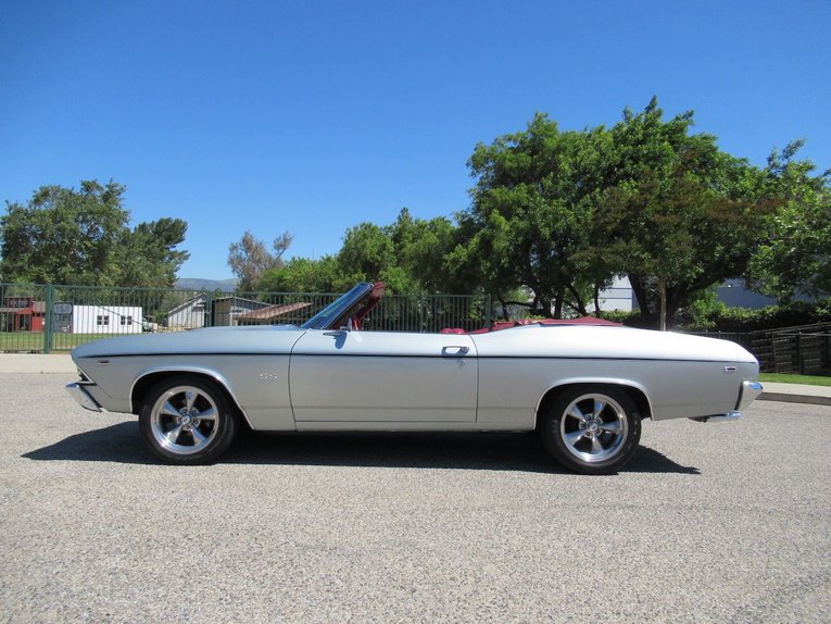 Chevrolet-Chevelle-1969-Cortez-Silver-Red-1