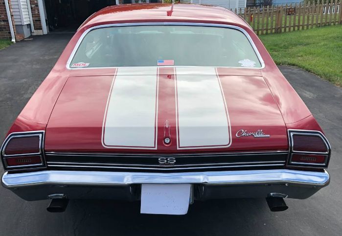 Chevrolet-Chevelle-1969-Red-White-Stripes-Black-2