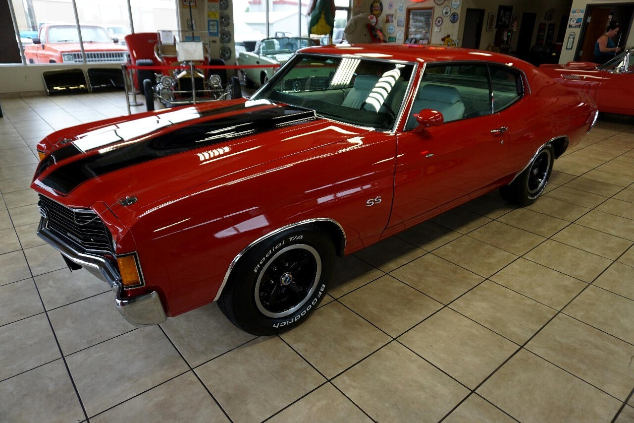 Chevrolet-Chevelle-1972-Classic-Car-2