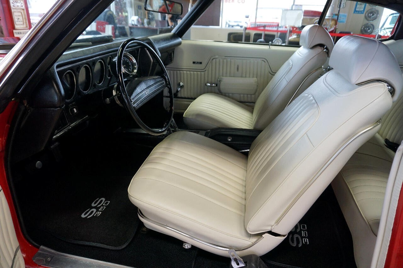 Chevrolet-Chevelle-1972-Classic-Car-20
