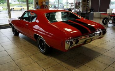 Chevrolet-Chevelle-1972-Classic-Car-3