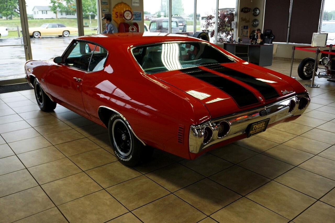 Chevrolet-Chevelle-1972-Classic-Car-3