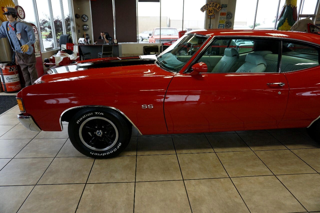 Chevrolet-Chevelle-1972-Classic-Car-38