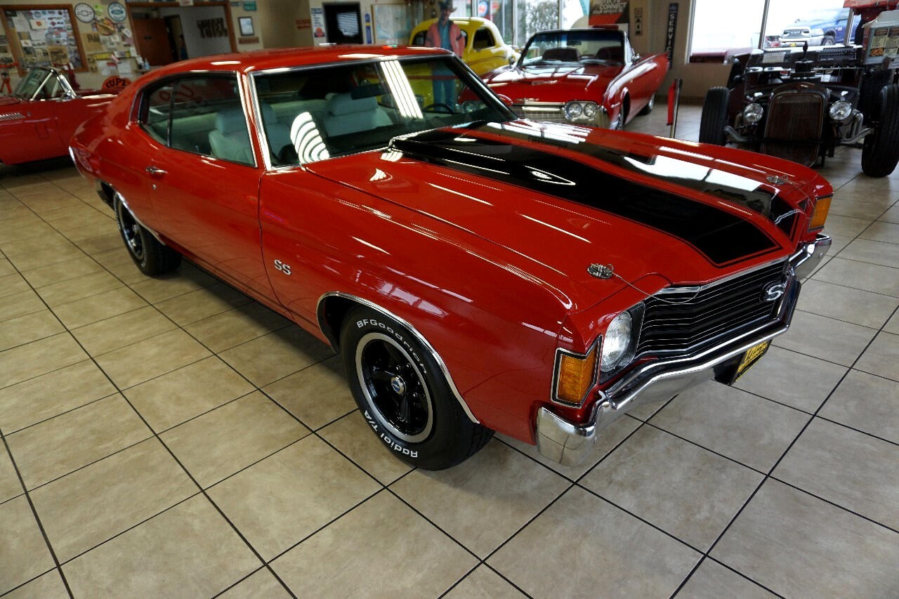 Chevrolet-Chevelle-1972-Classic-Car-9