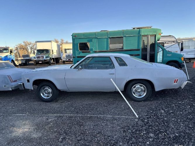 Chevrolet-Chevelle-1977-Gray-14