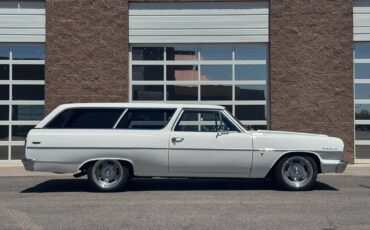 Chevrolet-Chevelle-ls-restomod-w-1964-white-2
