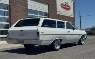 Chevrolet-Chevelle-ls-restomod-w-1964-white-3