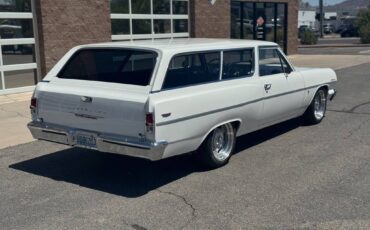Chevrolet-Chevelle-ls-restomod-w-1964-white-4