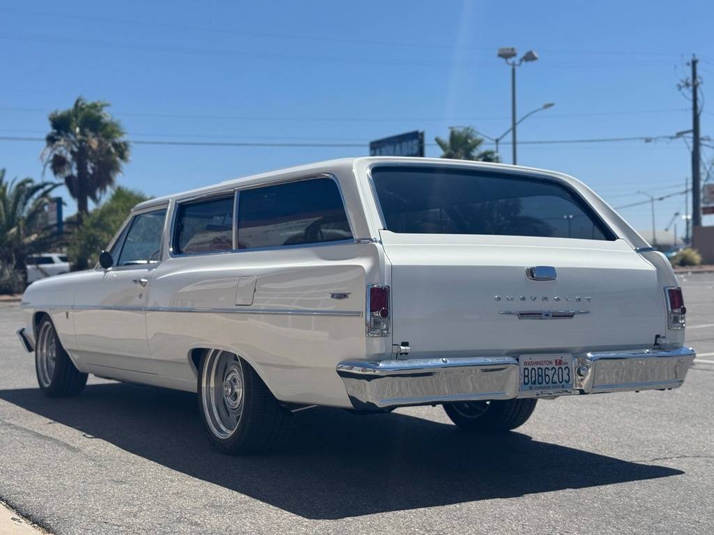 Chevrolet-Chevelle-ls-restomod-w-1964-white-6