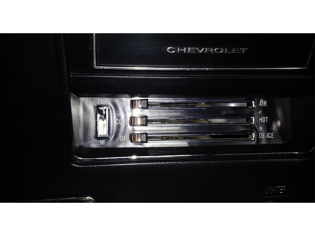 Chevrolet-Chevelle-ss-1971-Sunflower-Yellow-Black-44