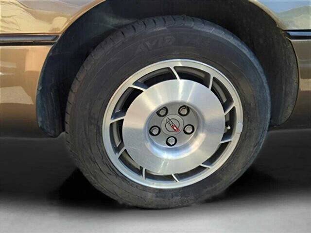Chevrolet-Chevy-corvette-1987-14