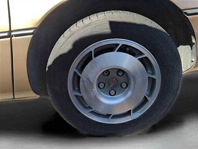 Chevrolet-Chevy-corvette-1987-16