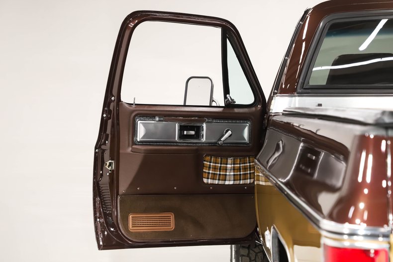 Chevrolet-Cheyenne-1978-Dark-Brown-Metallic-4