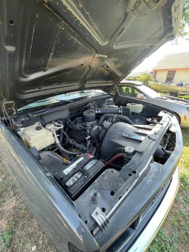 Chevrolet-Cheyenne-1989-Gray-9
