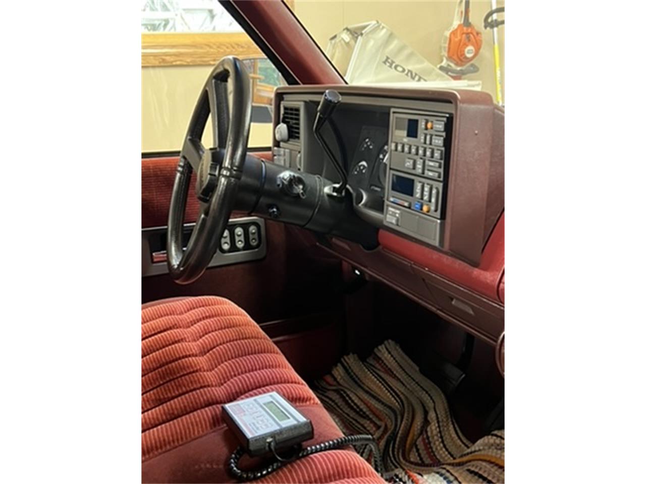 Chevrolet-Ck-1500-1990-Crims-RedAdobe-Gold-Garnet-Seat-Custom-19