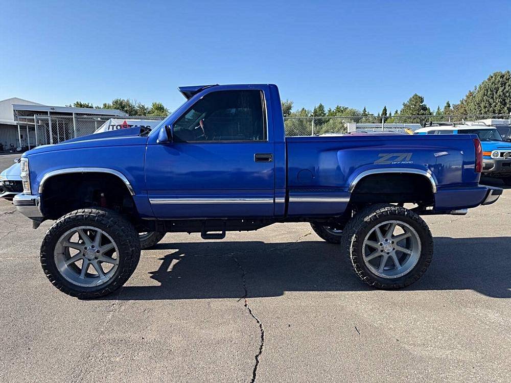 Chevrolet-Ck-1500-series-1995-custom-1