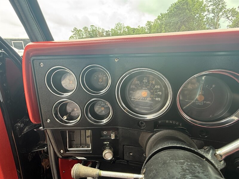 Chevrolet-Ck-1984-13