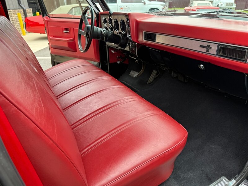 Chevrolet-Ck-1984-15