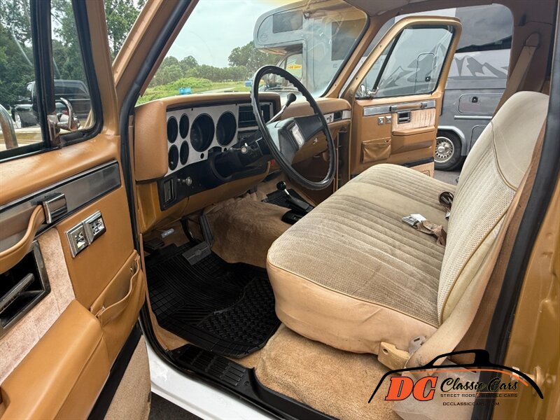 Chevrolet-Ck-1984-Black-Black-1