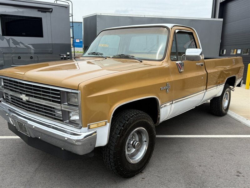 Chevrolet-Ck-1984-Black-Black-4