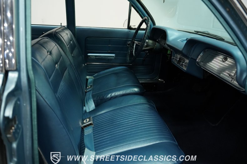 Chevrolet-Corvair-1963-Silver-Blue-Blue-17