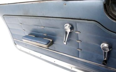 Chevrolet-Corvair-1963-Silver-Blue-Blue-30