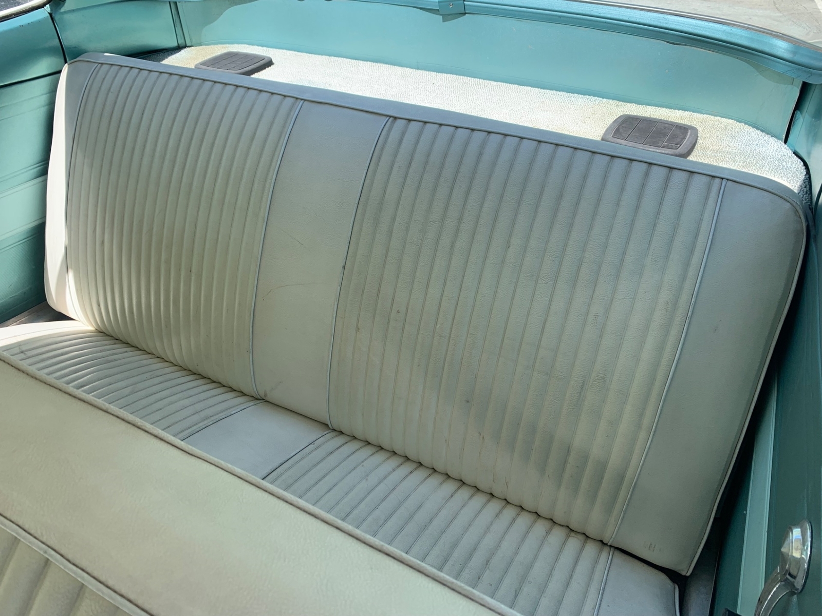 Chevrolet-Corvair-1965-2-Door-13