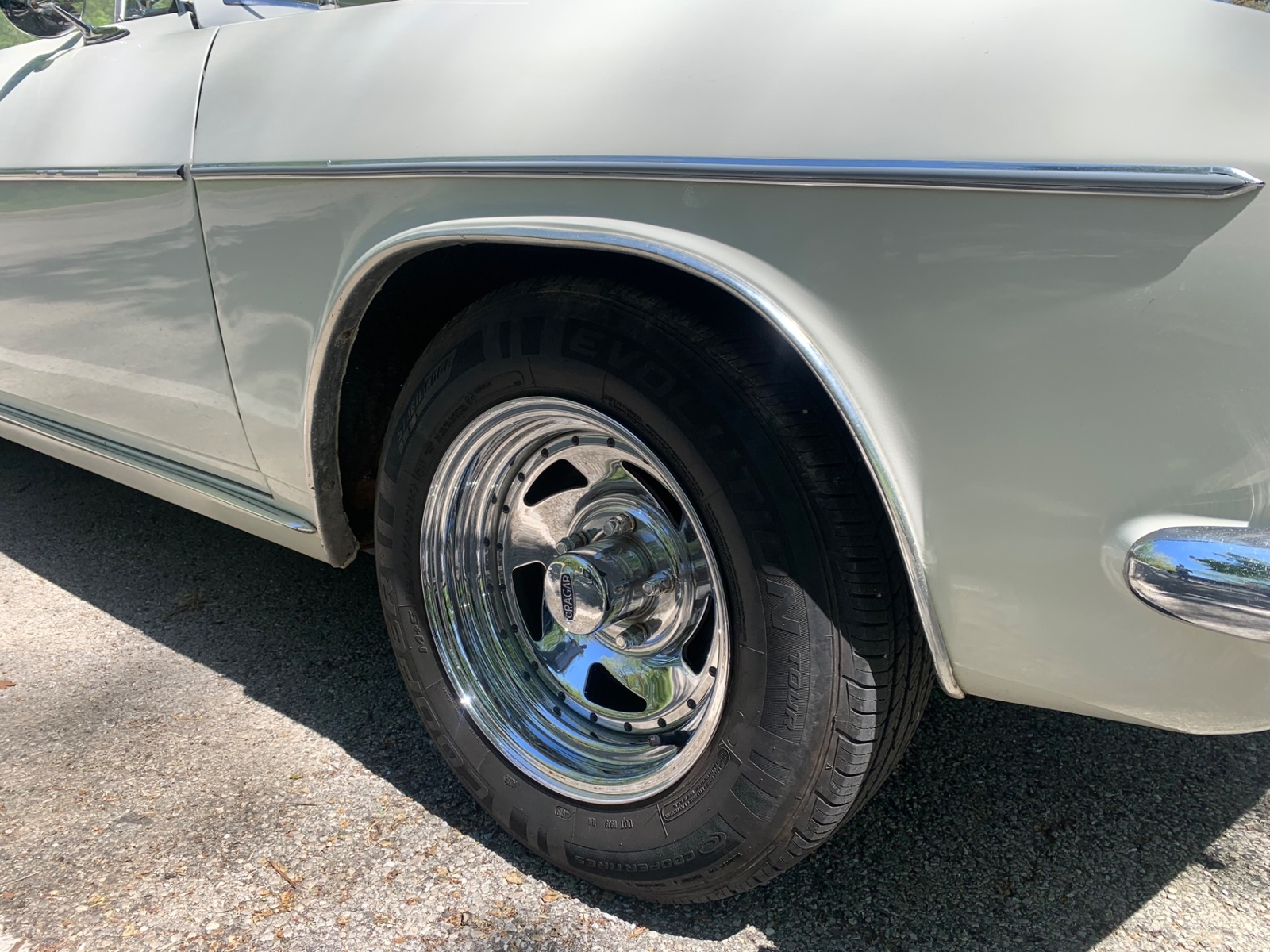 Chevrolet-Corvair-1965-2-Door-29