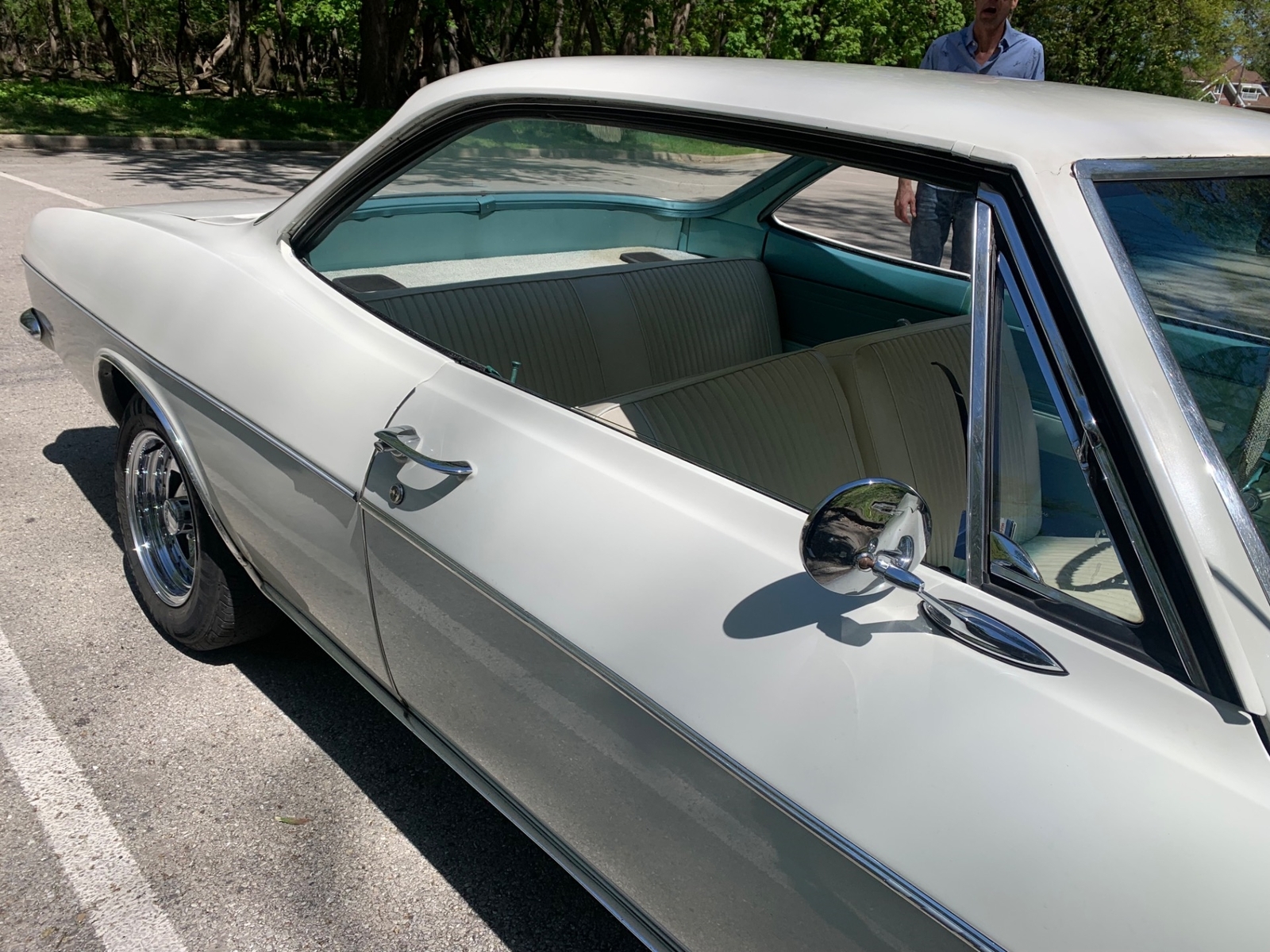 Chevrolet-Corvair-1965-2-Door-35