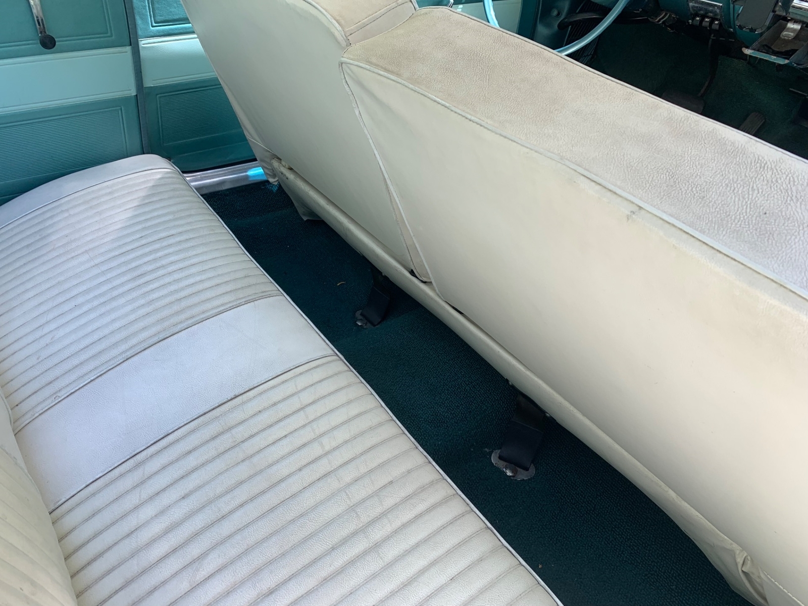 Chevrolet-Corvair-1965-2-Door-36