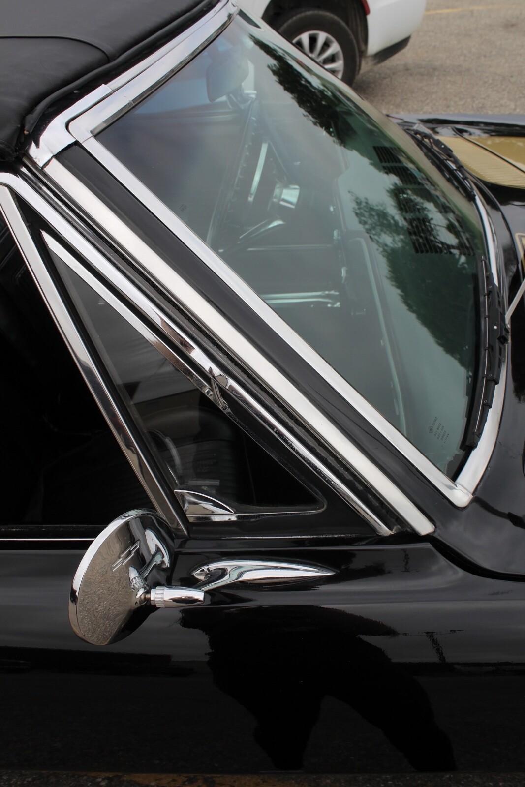 Chevrolet-Corvair-1965-Convertible-10