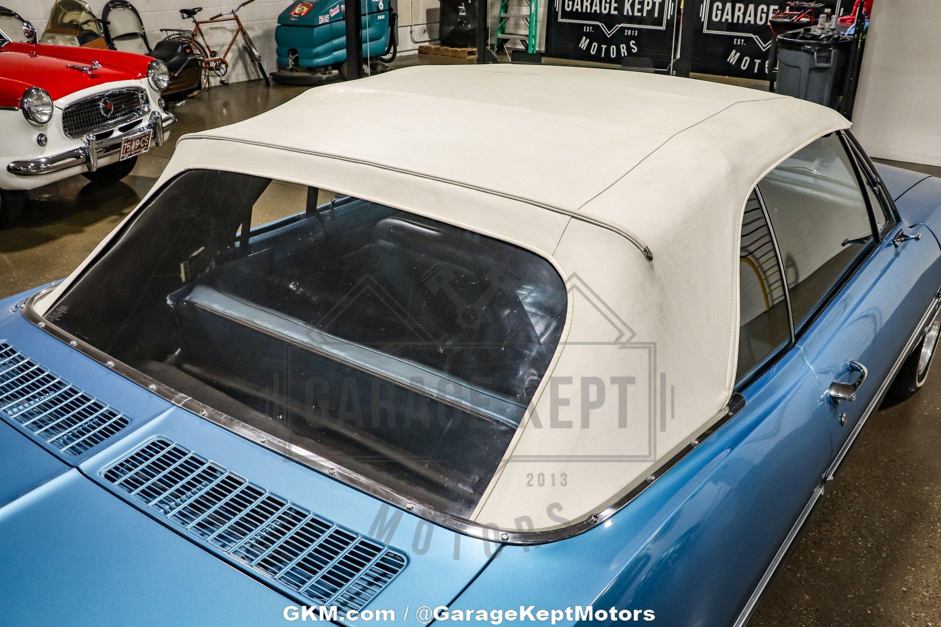 Chevrolet-Corvair-1968-Grotto-Blue-Blue-27