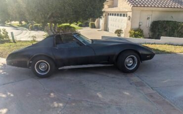 Chevrolet-Corvair-1976-Black-Cranberry