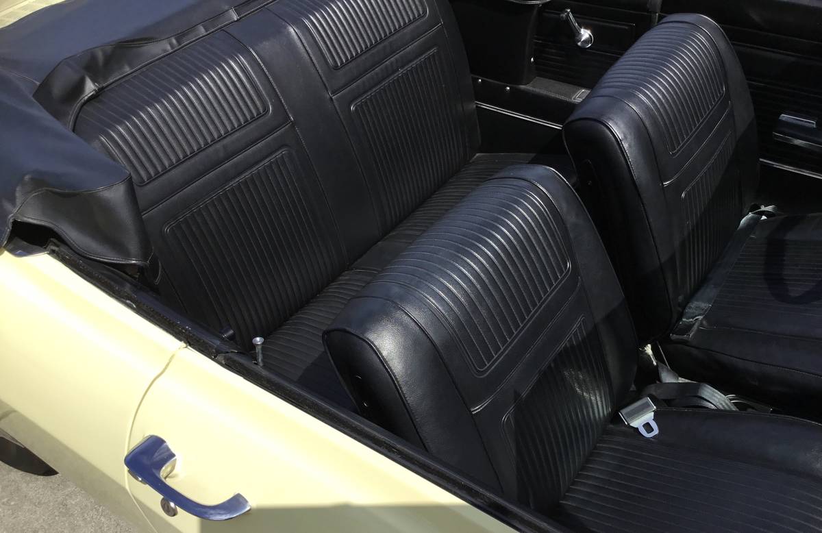 Chevrolet-Corvair-monza-1965-yellow-17