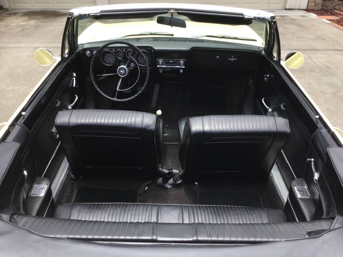 Chevrolet-Corvair-monza-1965-yellow-2