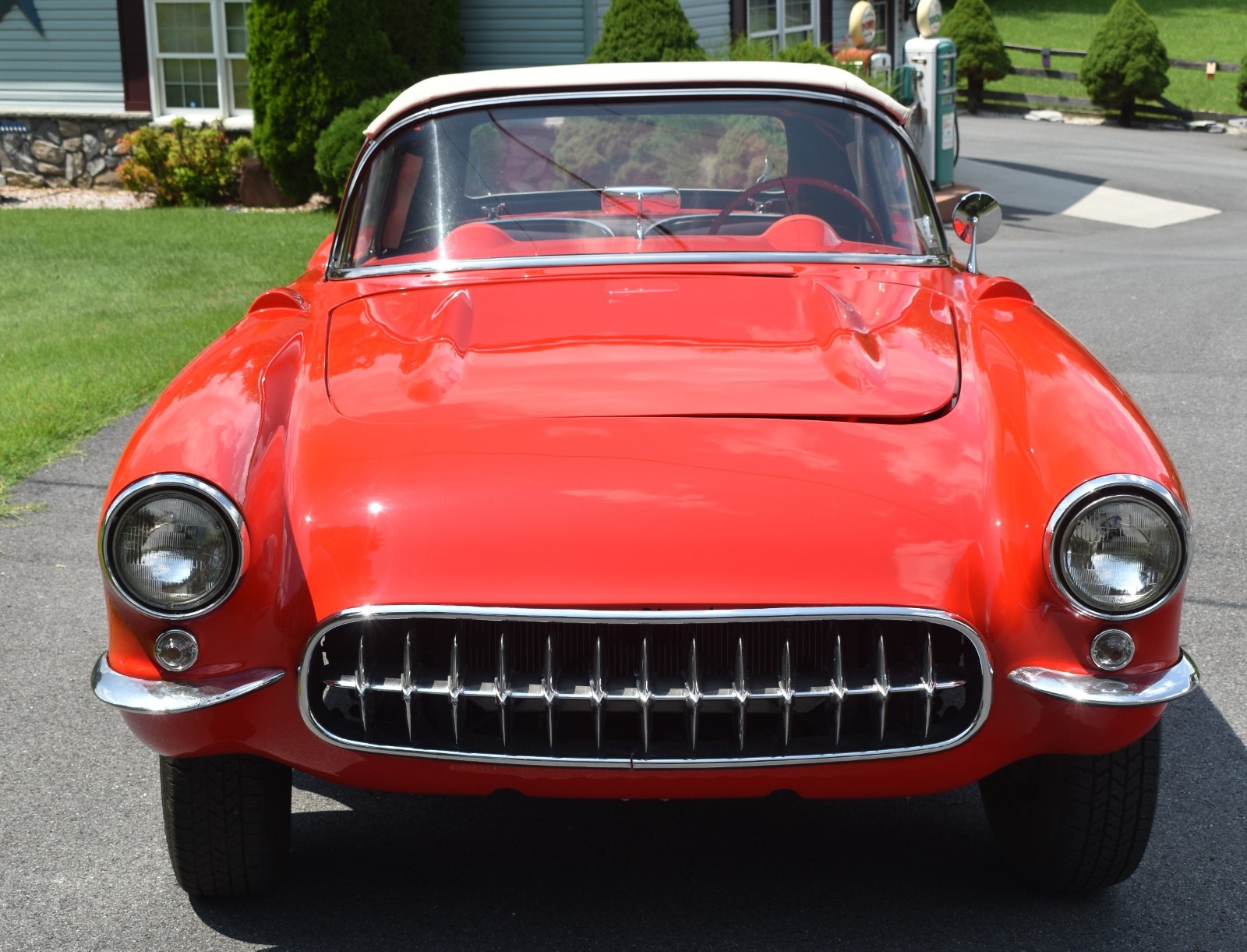 Chevrolet-Corvette-1956-Convertible-10