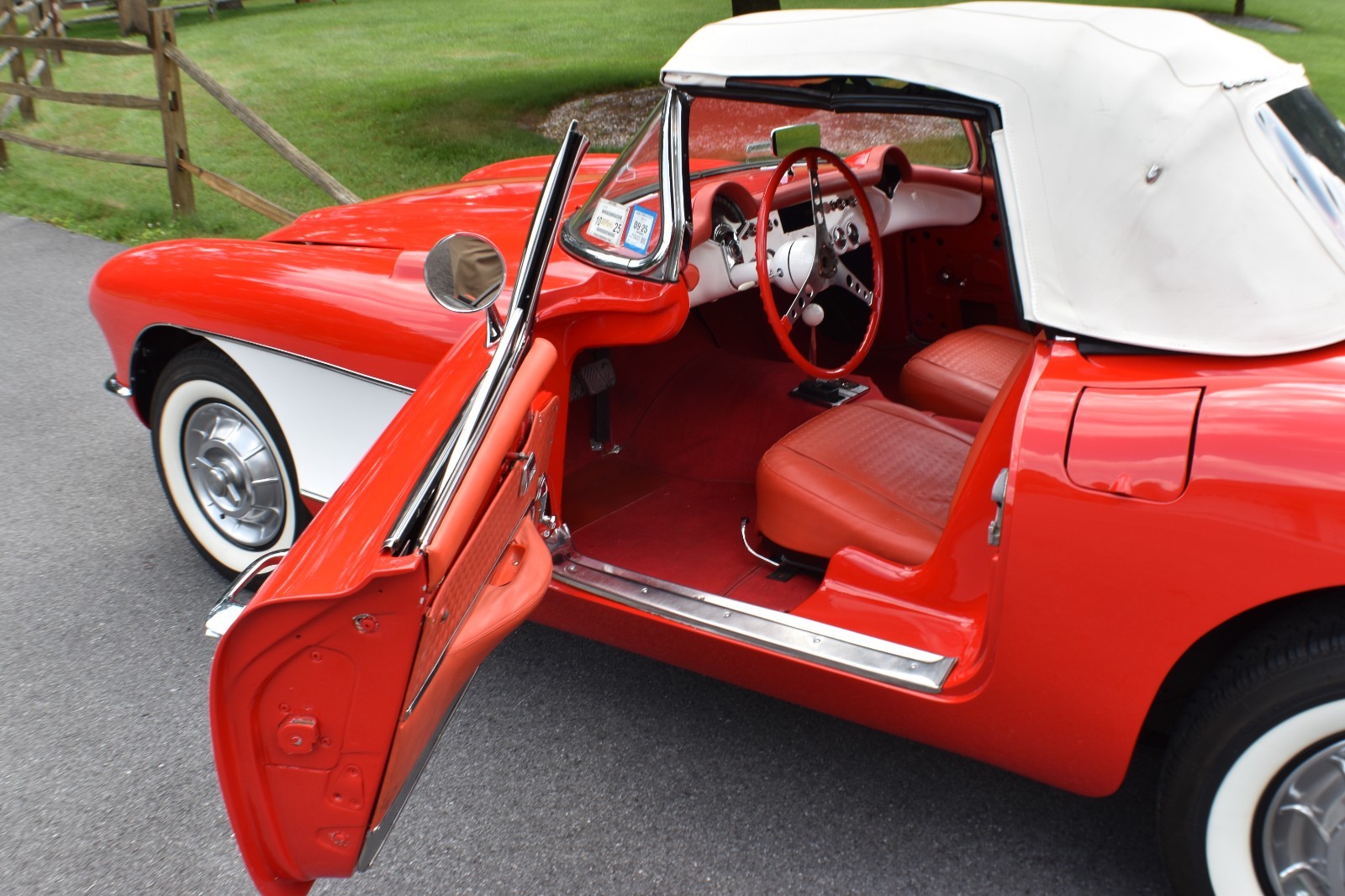 Chevrolet-Corvette-1956-Convertible-18