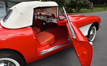 Chevrolet-Corvette-1956-Convertible-24
