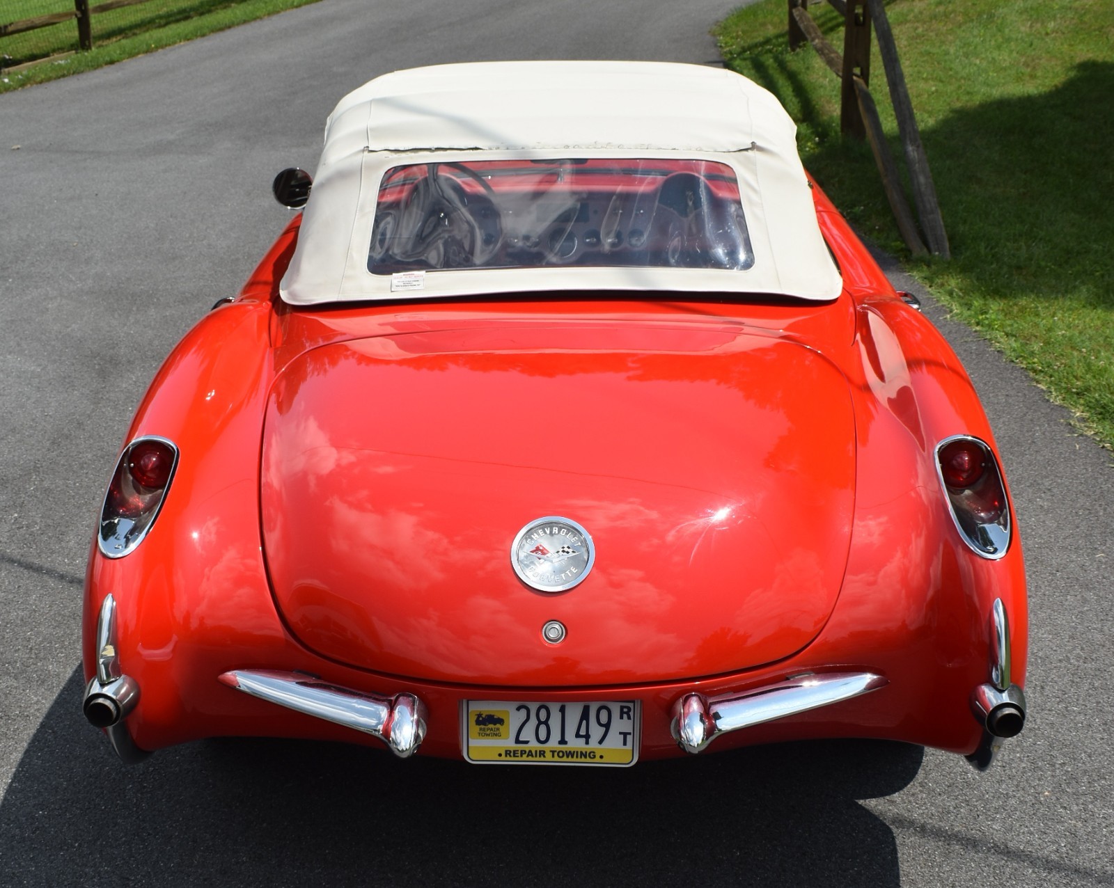 Chevrolet-Corvette-1956-Convertible-3