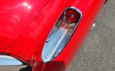 Chevrolet-Corvette-1956-Convertible-37
